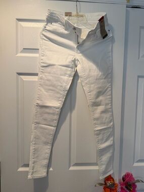 Levi's White 711 Women's Skinny Jeans - Clean Stretch Fit- Size 27 x 30